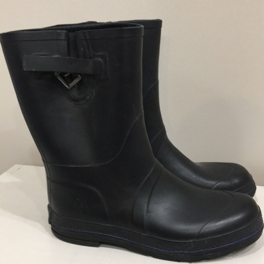 Kenneth Cole Rainboots